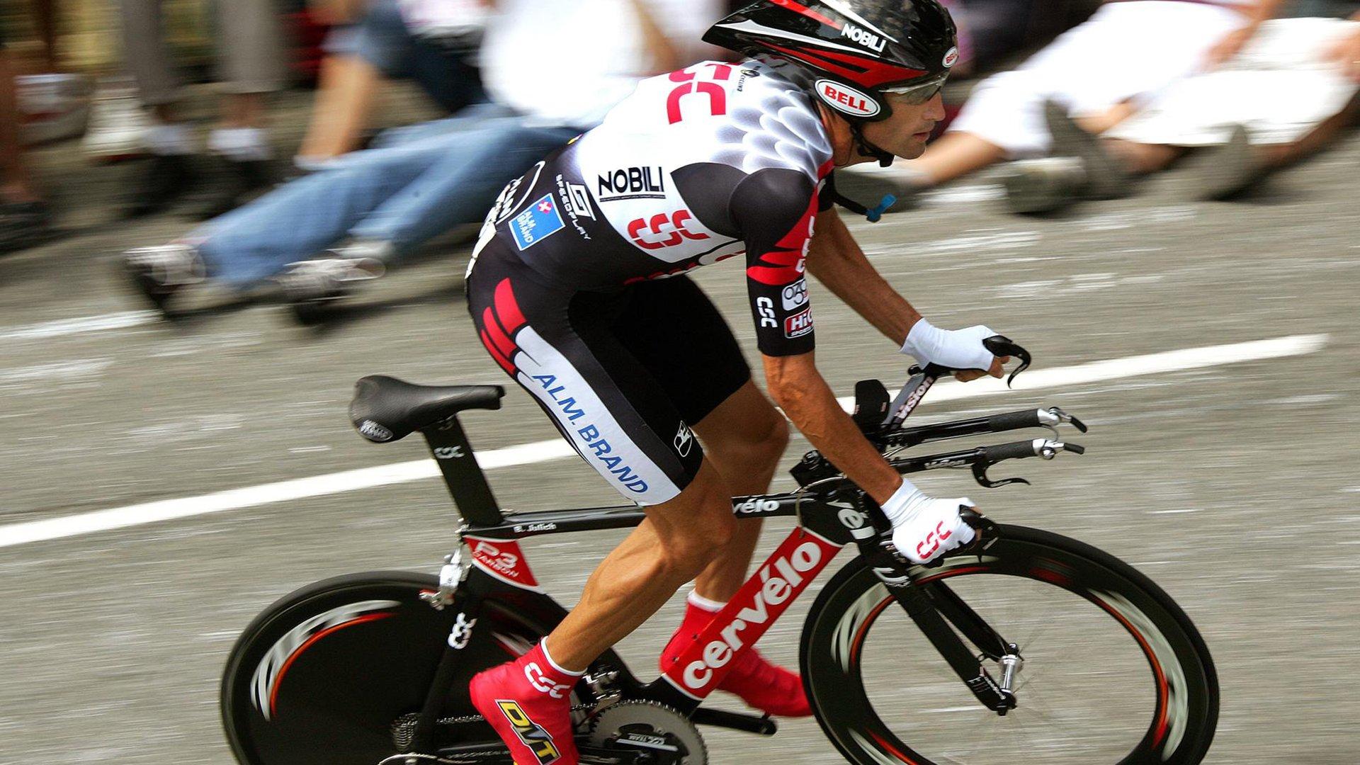 小蜜蜂足球总监坦言,维萨离队声明后,放行是对各方最佳选择