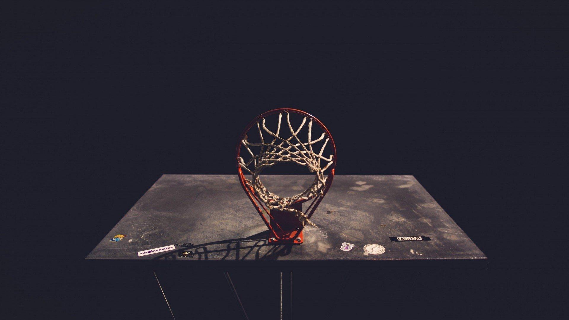 历史性失点!姆巴佩国家德比罚丢点球,皇马32年尴尬纪录意外重启